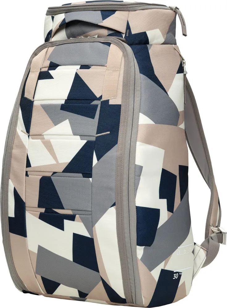 D_b_ Hugger Backpack 30L