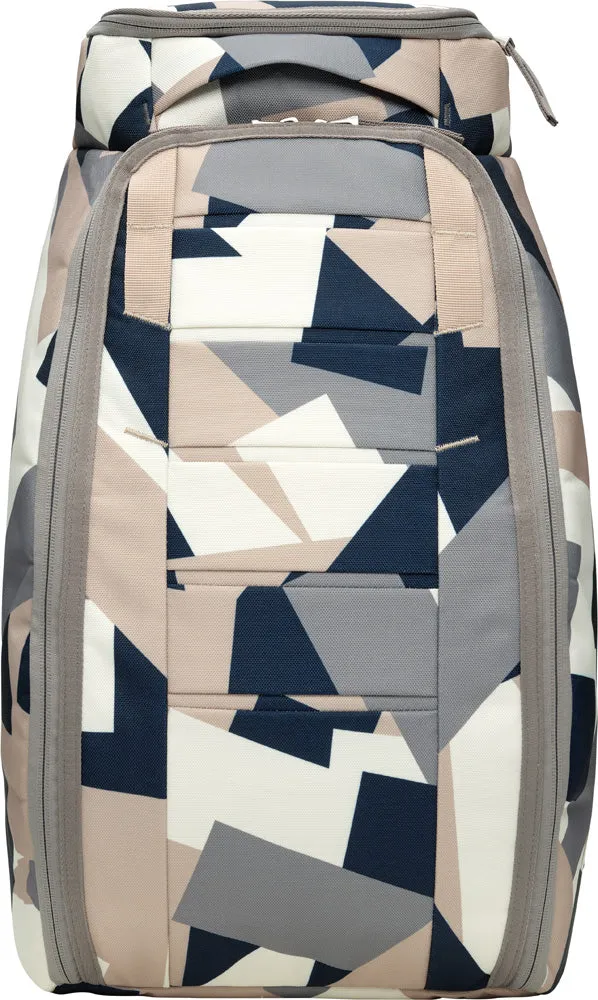 D_b_ Hugger Backpack 30L