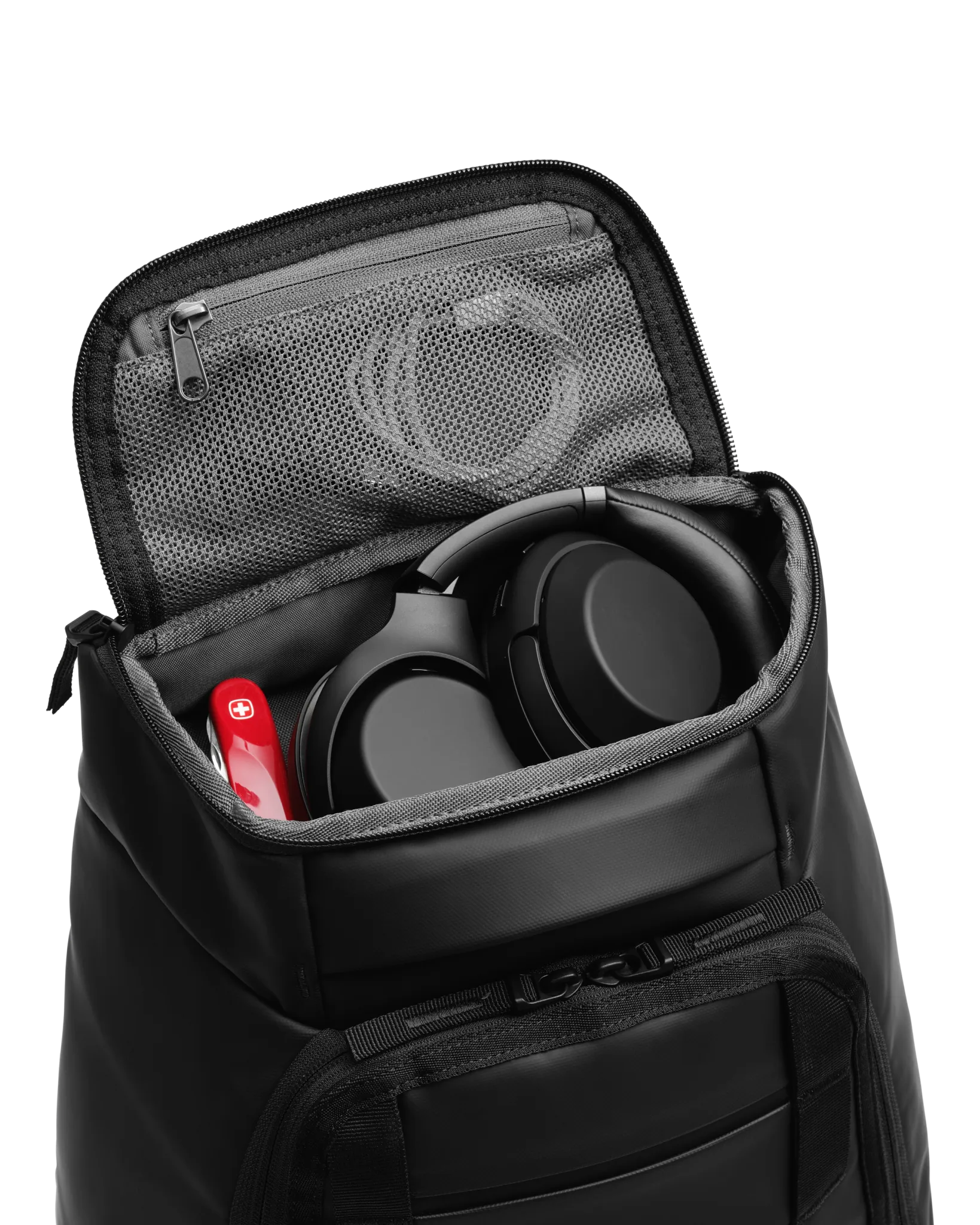 D_b_ Hugger Backpack 30L