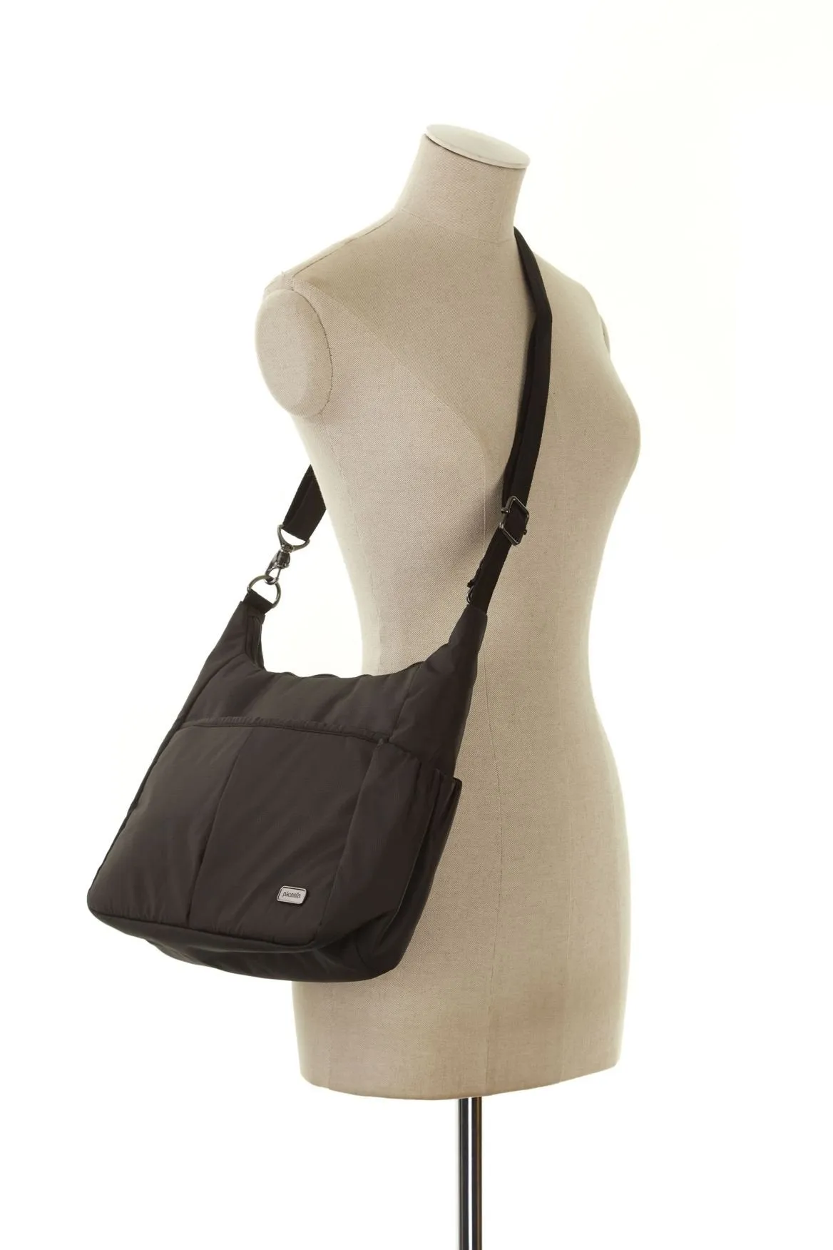 Pacsafe Daysafe Crossbody - Everyday Anti-Theft Crossbody Bag