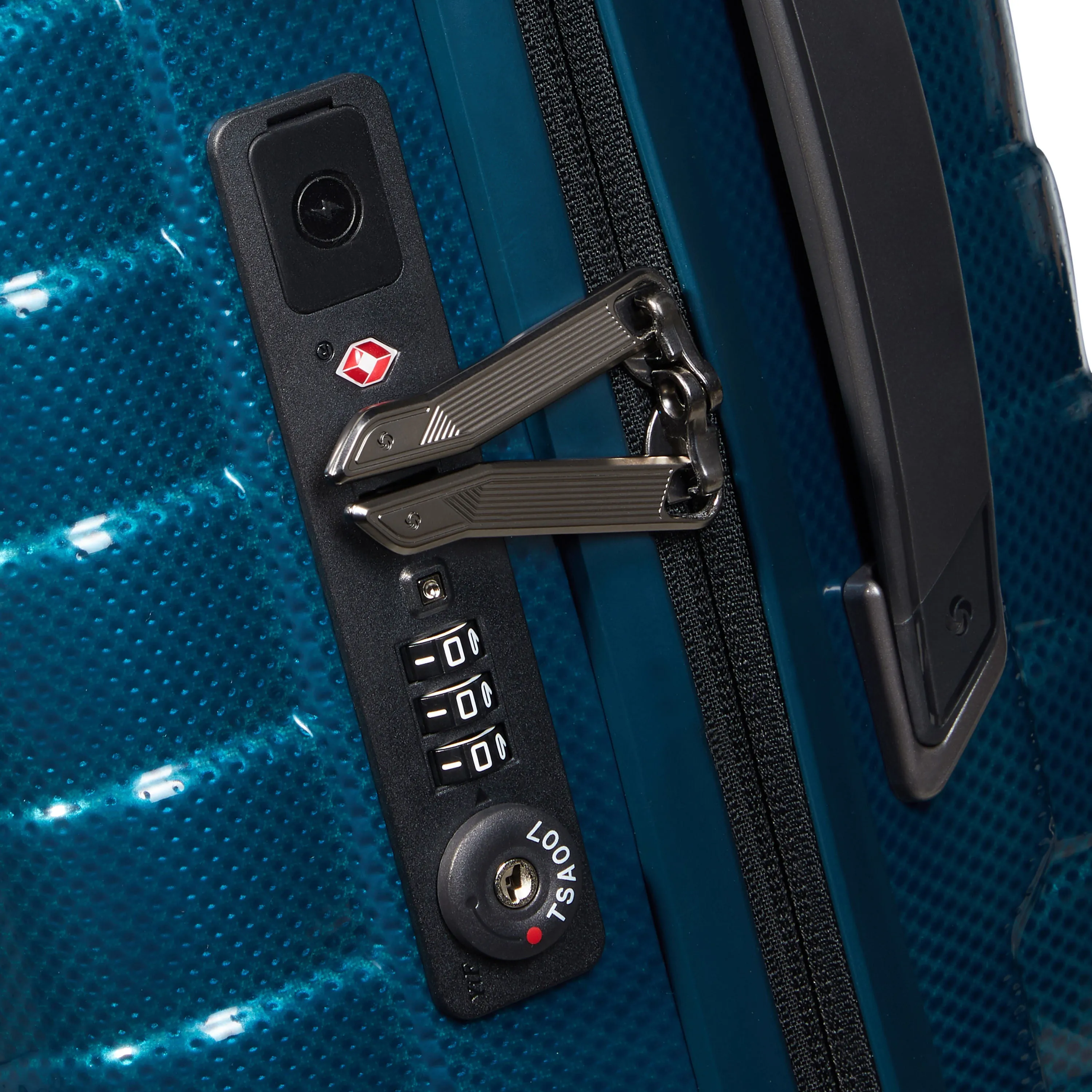 Proxis 22X14X9 Carry-On Spinner